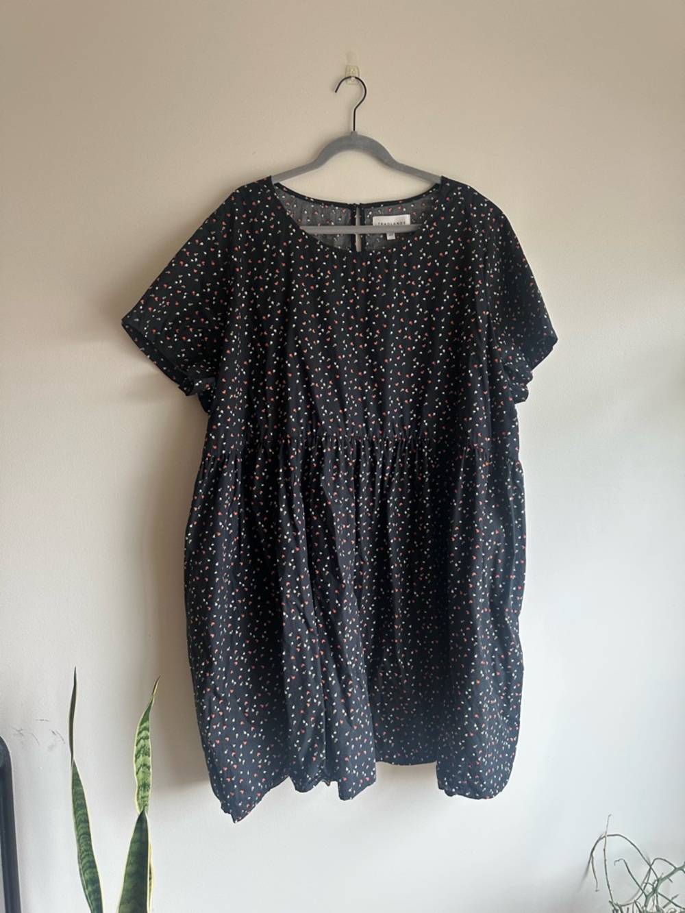 Tradlands Black Short-Sleeve Babydoll Dress with Tiny Pink & White Flowers